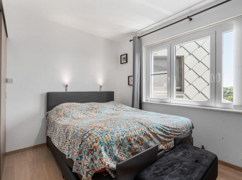 Te koop: mooi gerenoveerd appartement in het centrum van Koksijde, op wandelafstand van winkels, openbaar vervoer en de zee. Dit appartement combineer