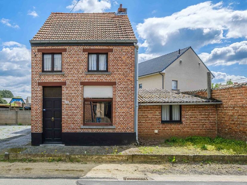 TE RENOVEREN WONING -<br />
<br />
Notaris Kurt Geysels te Aarschot zal online openbaar verkopen via BIDDIT.BE<br />
Gemeente Herselt – 3e afdeling –