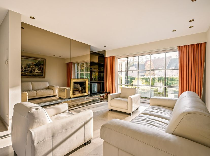 Charmante villa avec de nombreuses possibilités d'agrandissement sur un domaine privé unique bordant une réserve naturelle à Schilde<br />
<br />
Dans