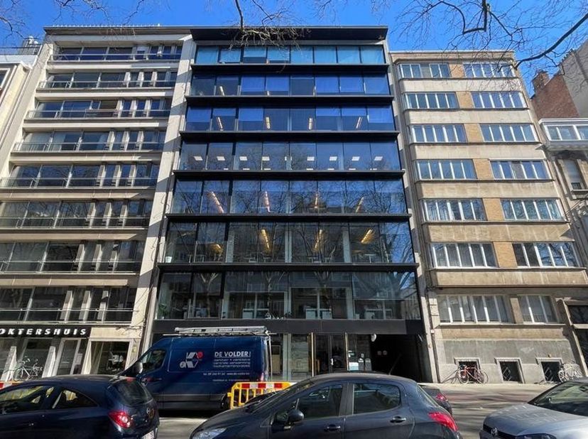 Bien professionnel à louer
                    à 2018 Antwerpen