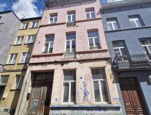                                         Immeuble d'appartements à vendre à Schaerbeek, € 649.000
