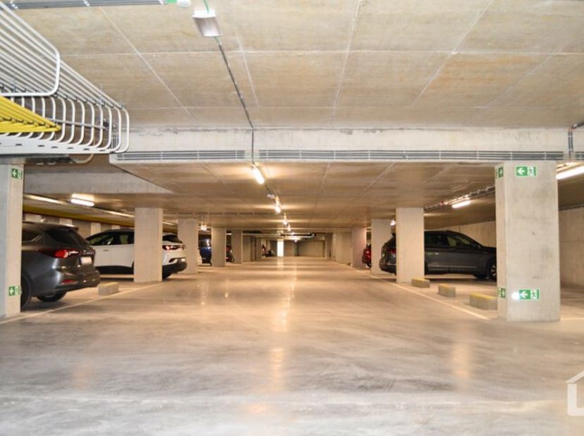Garage à vendre
                    à 9052 Zwijnaarde