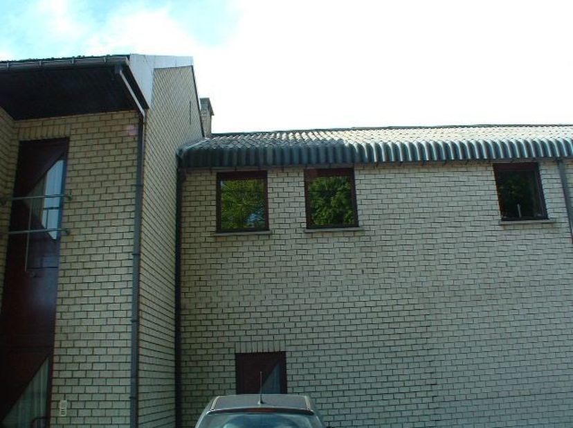 Samenstelling appartement: living met open keuken, slaapkamer, badkamer en berging beneden. <br />
Er dient 150 voorschot betaald te worden voor de ve