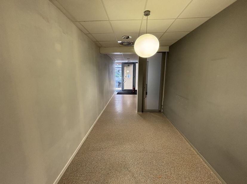 Gunstig gelegen kantoorruimte, ideaal voor een groepspraktijk<br />
Ligging: Deze kantoorruimte bevindt zich in het centrum van Westerlo, een ideale l