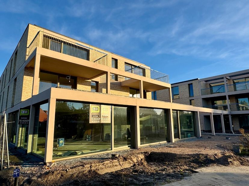 Bedrijfsvastgoed te koop in Stationsstraat 130,
                    9810 Nazareth