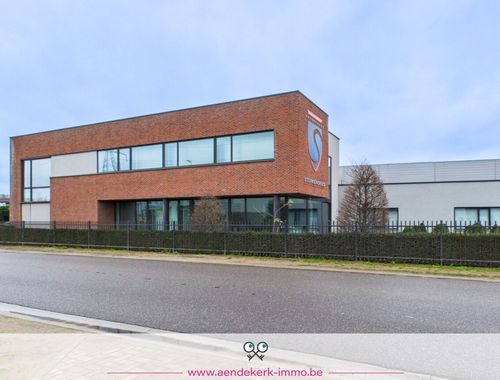                                         Kantoor te huur in Maaseik, € 9.745
