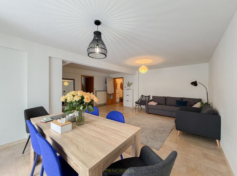 2-SLAAPKAMER APPARTEMENT op TOPLIGGING IN HET CENTRUM van Oudenaarde. Op WANDELAFSTAND van 2 uitersten, enerzijds het MOOIE LIEDTSPARK&amp;nbsp;en anderzi