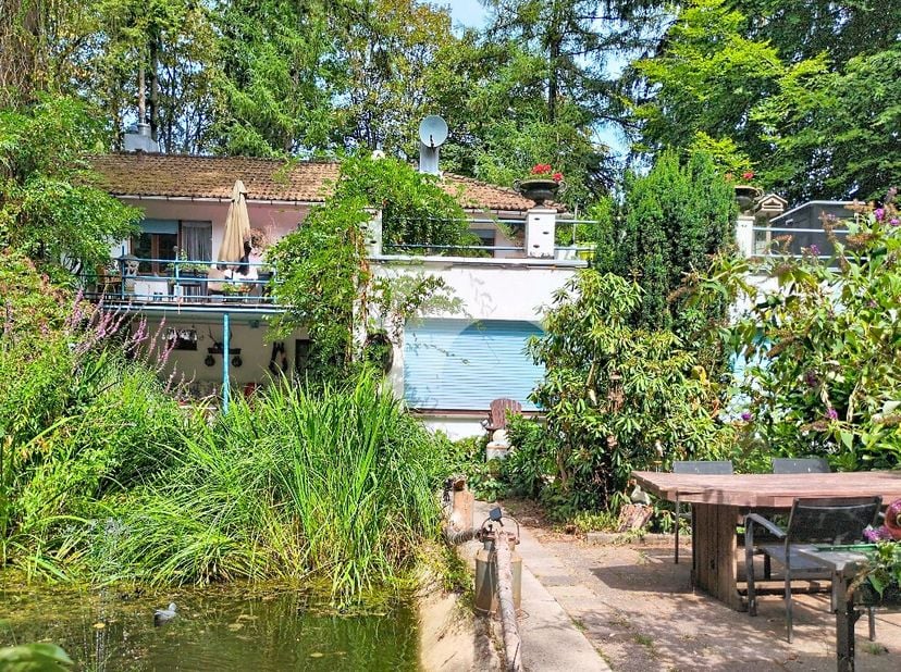 NEU-MORESNET Waldweg, 19: Droomt u van wonen midden in de natuur, met wandelpaden vlak voor de deur en het bos als directe buur? Wilt u heerlijk ontsp