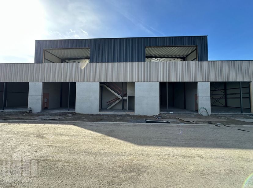 Bedrijfsvastgoed te koop in Grote Leiestraat 134,
                    8570 Anzegem