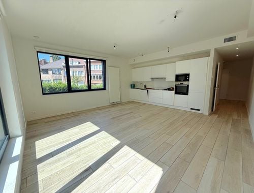                                         Appartement te huur in Ukkel, € 1.150
