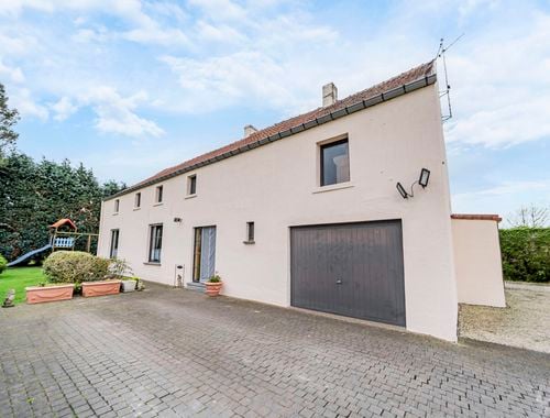                                         Villa te koop in Houdeng-Goegnies, € 399.000

