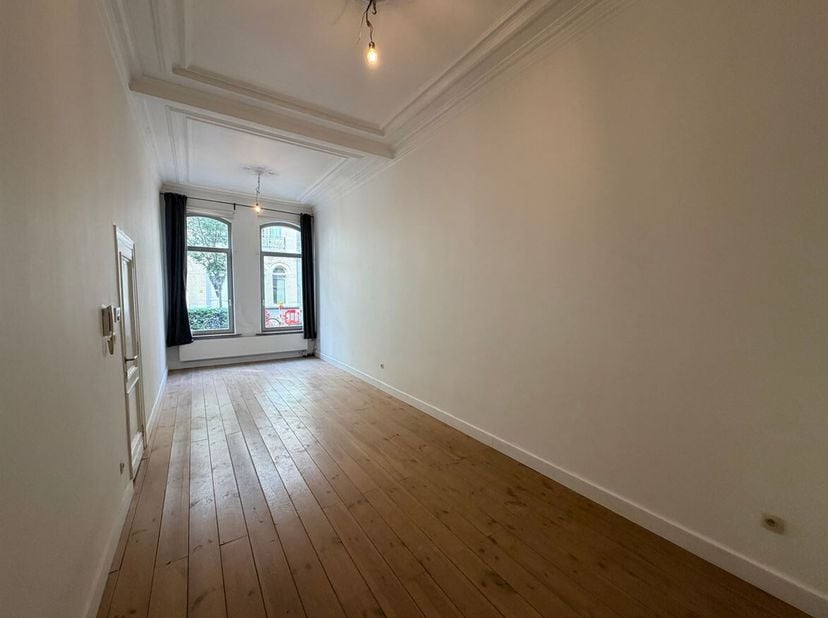 Gelijkvloers 1 slaapkamer appartement in opkomende wijk!<br />
Ligging: Gunstig gelegen nabij Park Spoor Noord en Oost, Sportpaleis, op- en afritten A