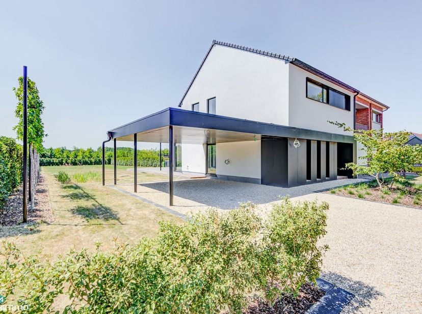 ENERGETISCH GERENOVEERDE GEZINSWONING MET 3 SLAAPKAMERS EN RUIME TUIN TE VLIERMAALROOT<br />
<br />
*** Bekijkt U dit handelspand via een aanverwante