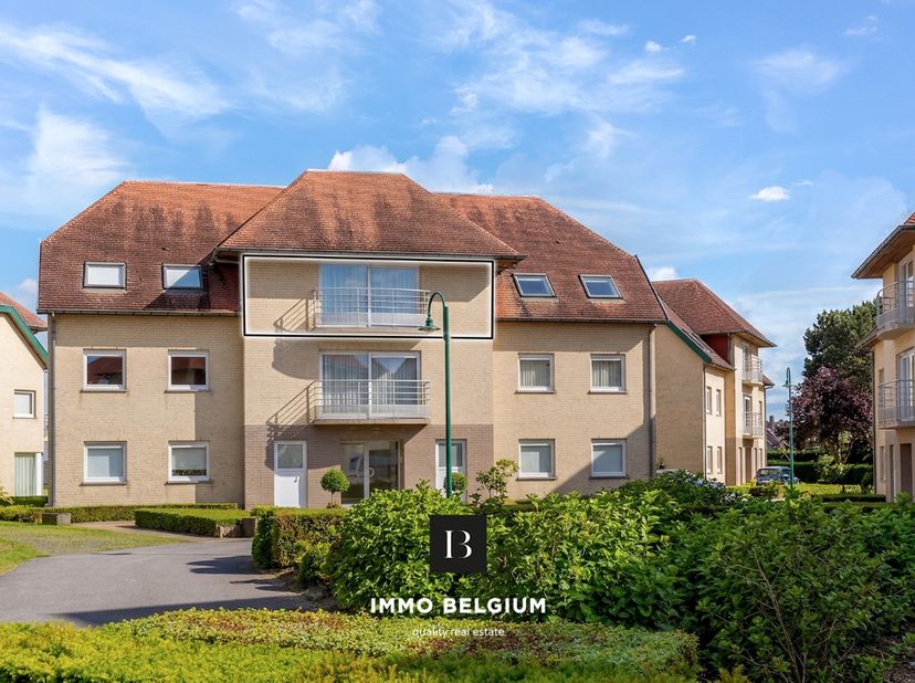 Deze perfect onderhouden studio bevindt zich op de tweede verdieping van residentie Green Garden, gebouw 8, op een steenworp van het centrum van De Ha