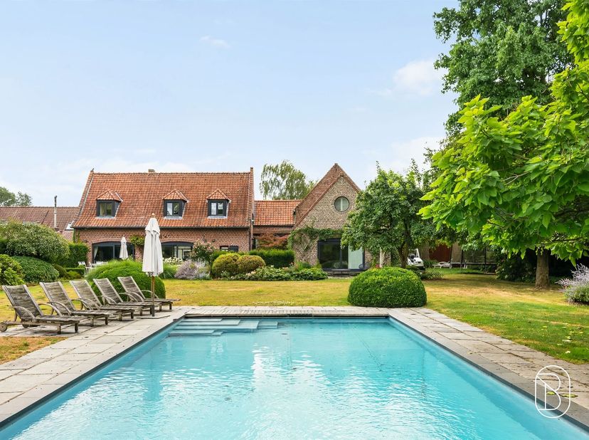 Maison à vendre à ,
                    7730 Néchin