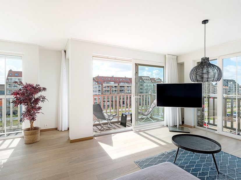 Schitterend hoekappartement van ca. 116 m² op een prachtige locatie te Knokke-Heist. Een fantastisch appartement met veel licht en een prachtig uitzic