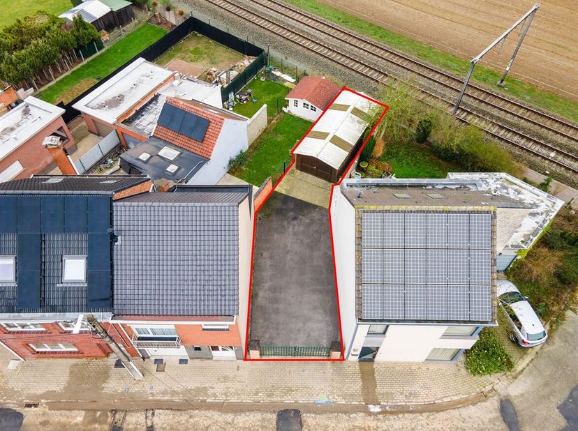 Stuk grond in woongebied in Haaltert<br />
In Haaltert bevindt zich dit perceel van 133 m², gelegen in woongebied. <br />
De eerdere verkavelingsvergu