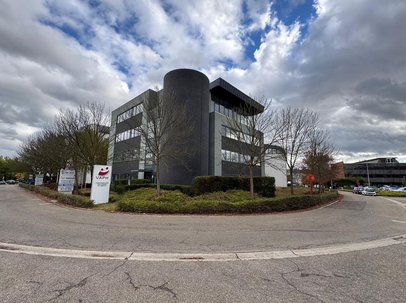 Bien professionnel à vendre
                    à 3500 Hasselt