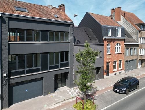                                         Gemengd gebruik te koop in Deinze, € 890.000
