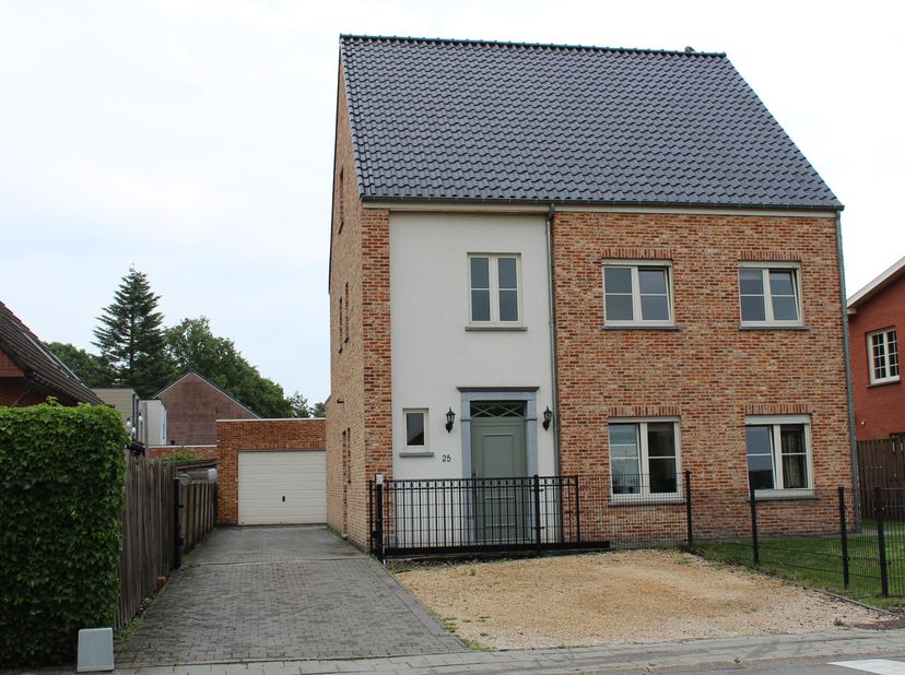 Huis te huur in Nolsebaan 25,
                    2910 Essen