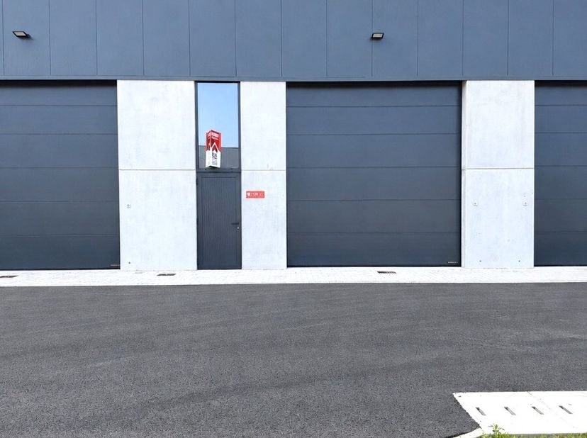 Bien professionnel à louer
                    à 8750 Zwevezele
