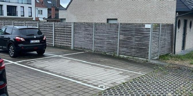 Garage à louer à Jozef Duthoystraat 88-90, 8790 Waregem