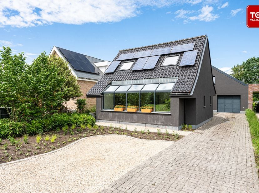 Gelegen in een rustige omgeving in Wetteren, met een vlotte bereikbaarheid en alle dagelijkse voorzieningen binnen handbereik. Winkels, scholen, openb