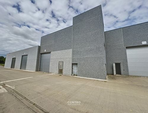                                         Entrepôt sans bureau à louer à Elverdinge, € 800
