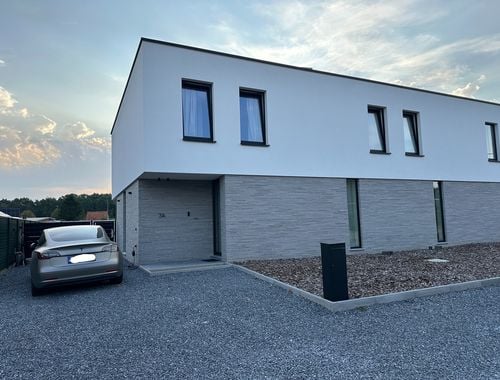                                         Maison à louer à Zutendaal, € 1.750
