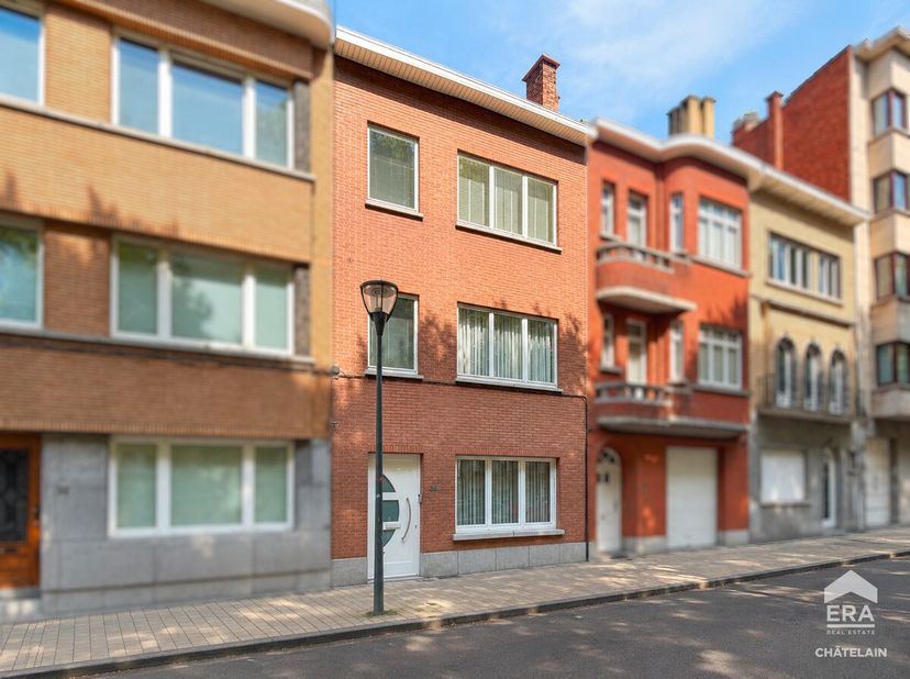 Koekelberg  Opbrengsteigendom met 3 erkende units, tuin en terrassen te koopOp een steenworp van de Basiliek van Koekelberg, in een gegeerde en uitste