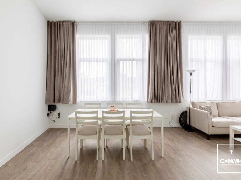 Bent u opzoek naar een opbrengsteigendom&amp;nbsp;in Gent? Dan is dit pand, onderverdeeld in&amp;nbsp;een handelspand en 2 appartementen mogelijk iets voor u.