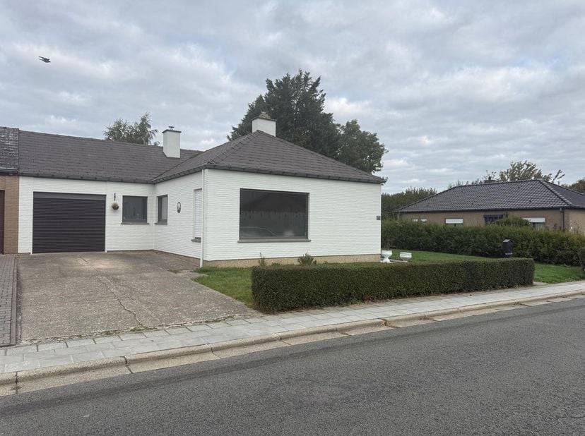 Huis te koop in ,
                    7800 Ath
