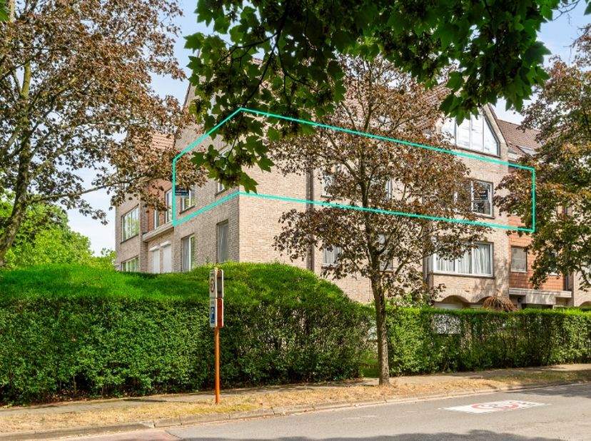 Zeer rustig gelegen appartement in een doodlopende straat!&amp;nbsp; Dit eigendom bevindt zich in een aangename en kindvriendelijke woonomgeving, op wande