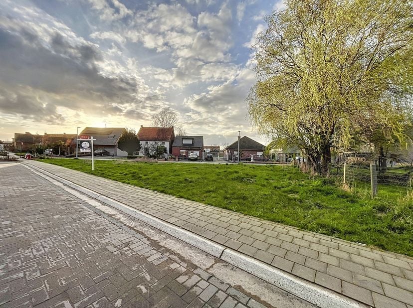 TROEVEN<br />
- Ontdek de Vlaamse Ardennen met al zijn faciliteiten en recreatiemogelijkheden<br />
- Gunstige ligging nabij centrum Oudenaarde<br />