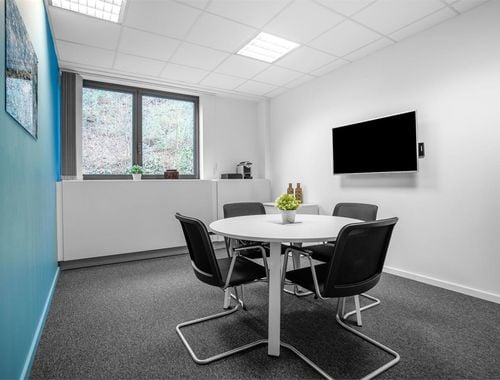                                         Immeuble de bureaux à louer à Jambes, € 800
