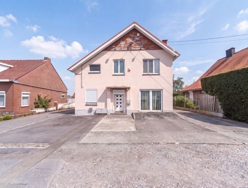                                         Villa te koop in Anderlues, € 229.000
