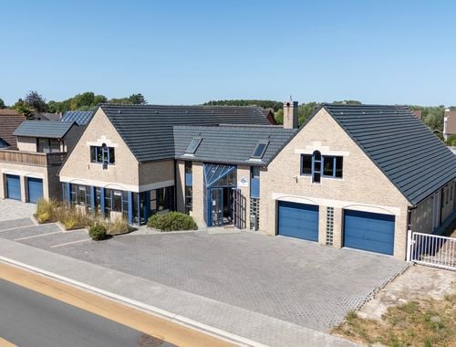                                         Bedrijfsgebouw te koop in Ouwegem, € 839.000
