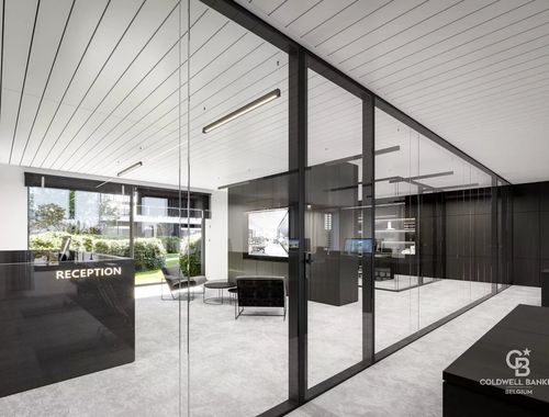                                         Bureaux à vendre à Uccle, € 395.000
