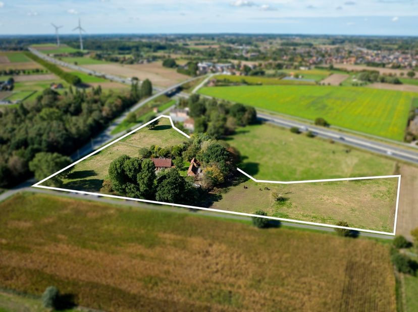 Huis te koop in Koningin Astridstraat 72,
                    8210 Veldegem