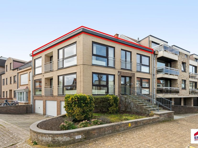 Te koop: instapklaar appartement in Koksijde, gelegen aan de Arthur Frèrelaan, in een rustige villawijk nabij het centrum en het openbaar vervoer.Dit