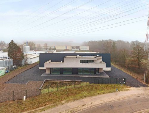                                         Bâtiment d’entreprise à louer à Zutendaal, € 6.917
