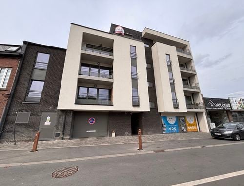                                         Appartement à louer à Auvelais, € 910
