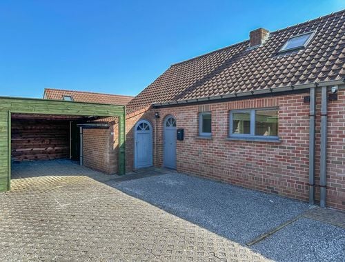                                         Maison à louer à Oostduinkerke, € 975
