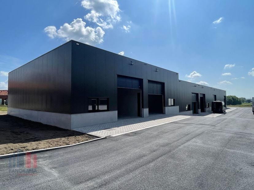 Deze nieuwe KMO-unit van +/- 160 m²&amp;nbsp;maakt deel uit van het nieuwbouw state-of-the-art bedrijvenpark ''MG PARK ARSELA'' bestaande uit 12 KMO-units
