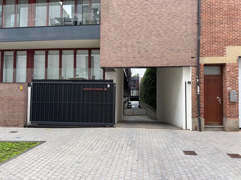 Garage te huur in Meldertstraat 32,
                    3500 Hasselt