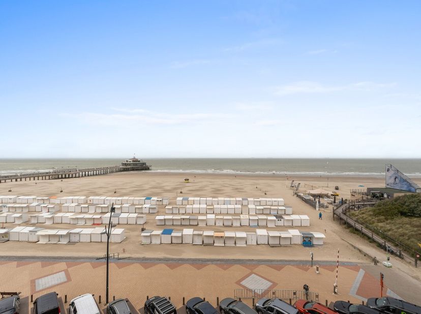 Blankenberge: Instapklaar appartement met zeezicht, 3 slaapkamers en mogelijkheid garage te koop! Op de 5e verdieping van residentie "Savannah" te Zee