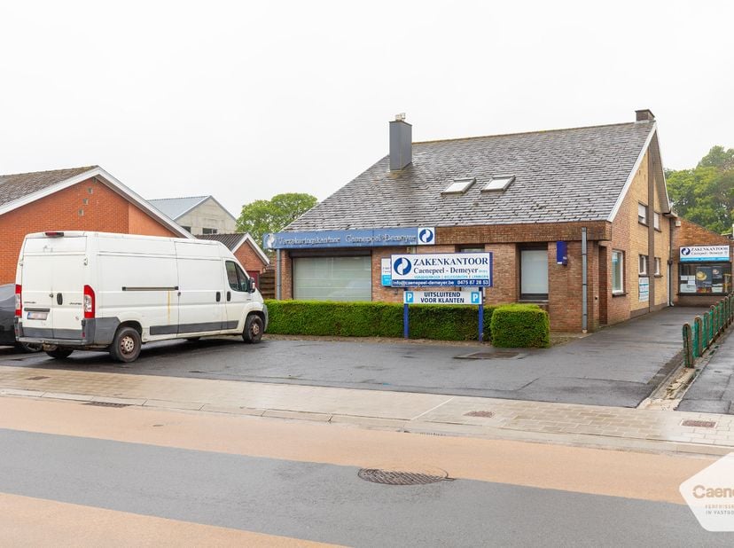 Bien professionnel à vendre
                    à 8020 Ruddervoorde