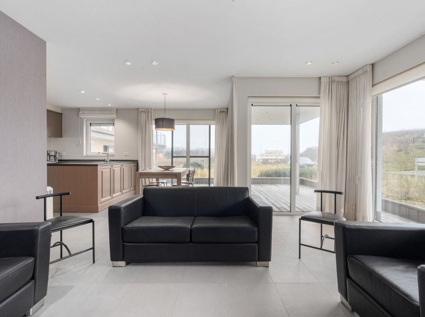 Te koop: ruim appartement in Sint-André, Oostduinkerke, op een rustige locatie met zicht op de duinen.Dit appartement (bouwjaar 2008) ligt in de Stran