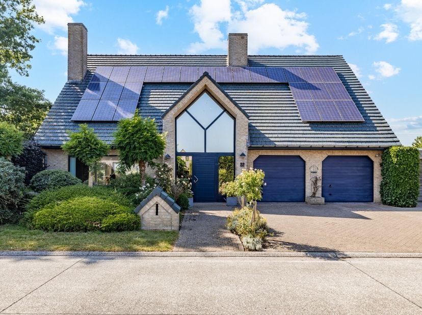 gt;LiggingWelkom in deze ruime en elegante villa, gelegen in de rustige en groene omgeving van Speltreep 22 te Assenede. Deze eigendom biedt het perfe