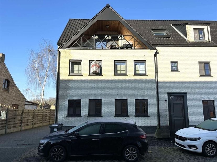 Appartement confortable de 2 chambres à coucher avec une terrasse très spacieuse<br />
Situation : Très bien situé près du centre de Laakdal, à courte